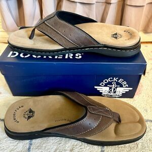 Dockers Sandals Mens 12M Laguna Flip Flop Dark Tan Memory Foam Insole Shoes NEW